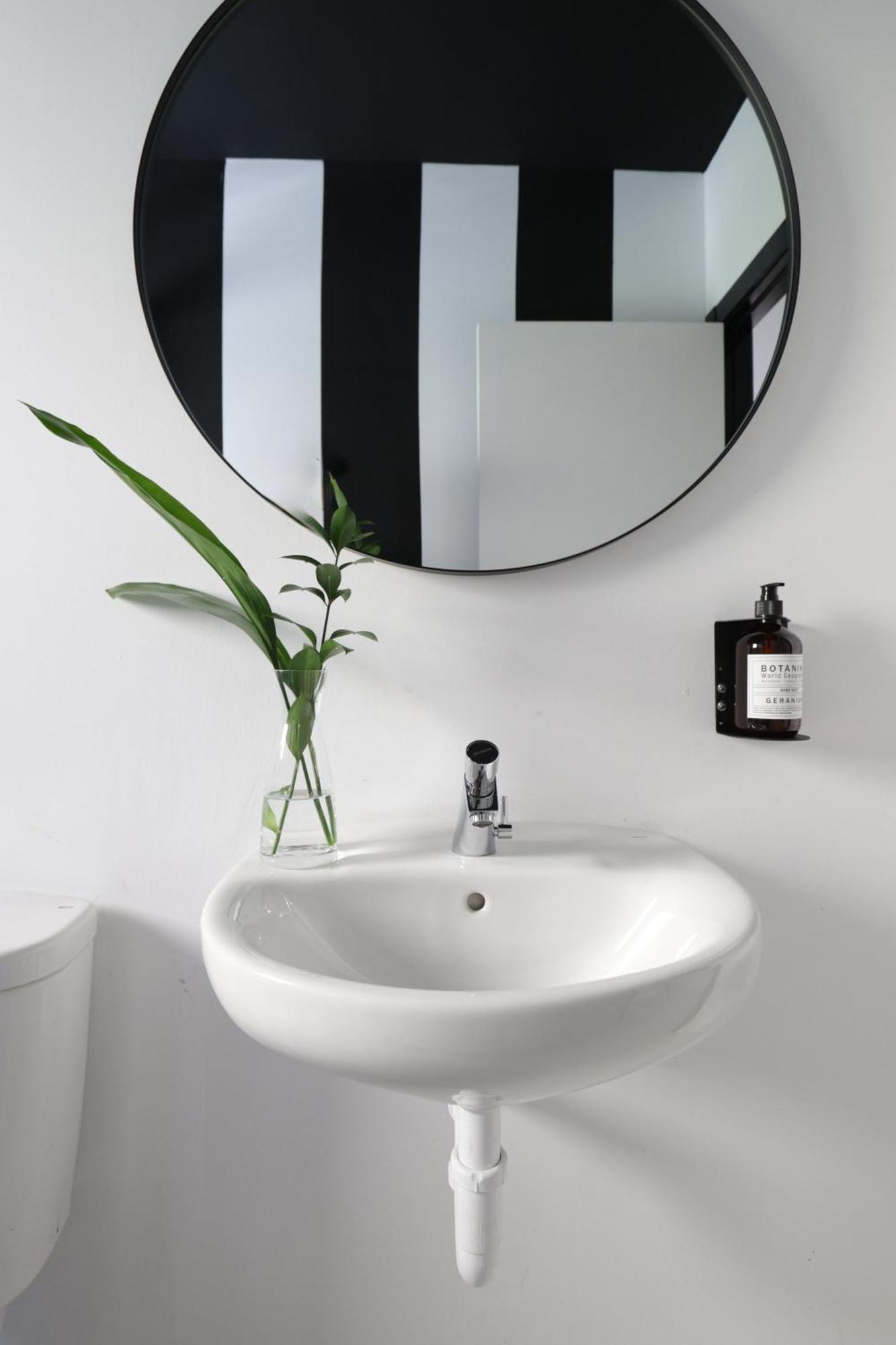 Black And White Hostel ปาลามอส ภายนอก รูปภาพ